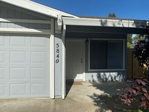 Building Photo - Spacious 2bd/2ba Fair Oaks Duplex with Garage