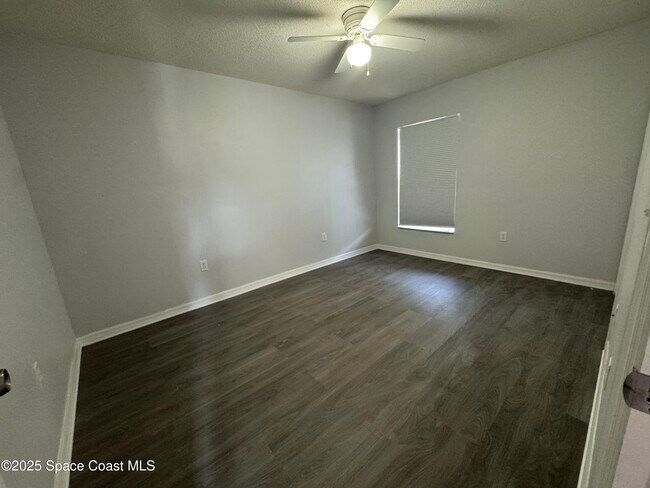 Building Photo - 8517 Ivanhoe Dr