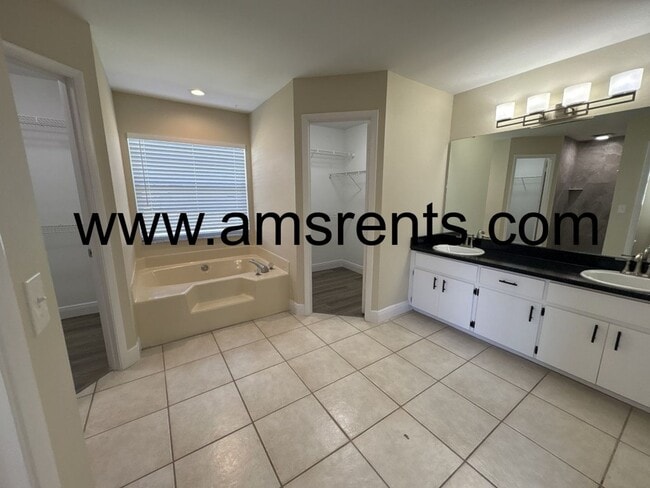 Building Photo - 1080 Hali Ridge Ct