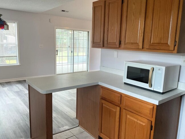 Building Photo - 3650 Farmington Pl