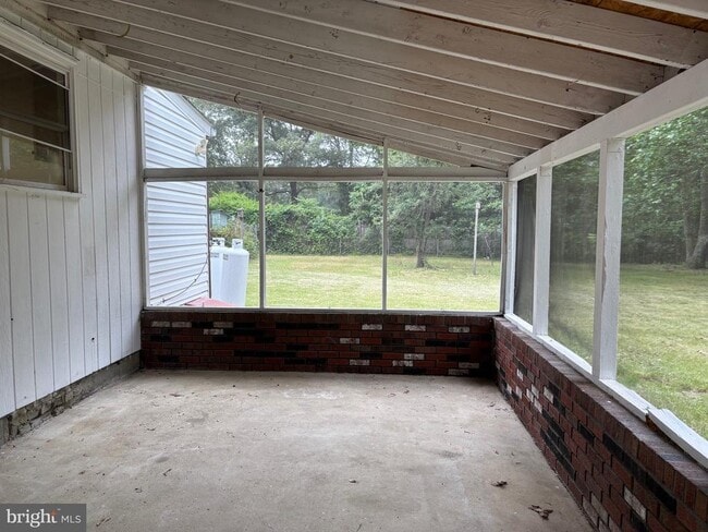 Building Photo - 7687 Sandy Farm Rd