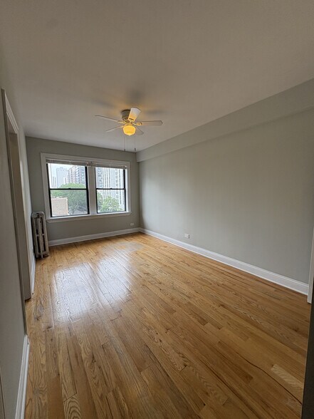 Building Photo - 1154 N Dearborn St