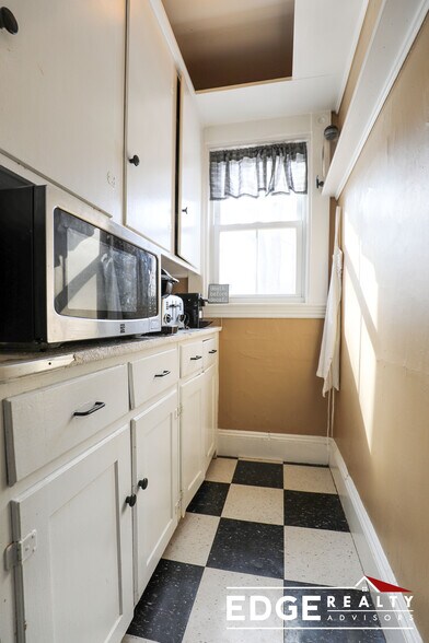 Building Photo - 11 Frederika St