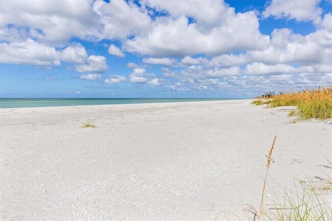 Building Photo - 9498 Alborado Rd