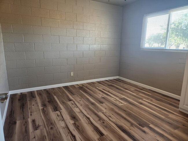 Building Photo - 4794 Chippewa Trail