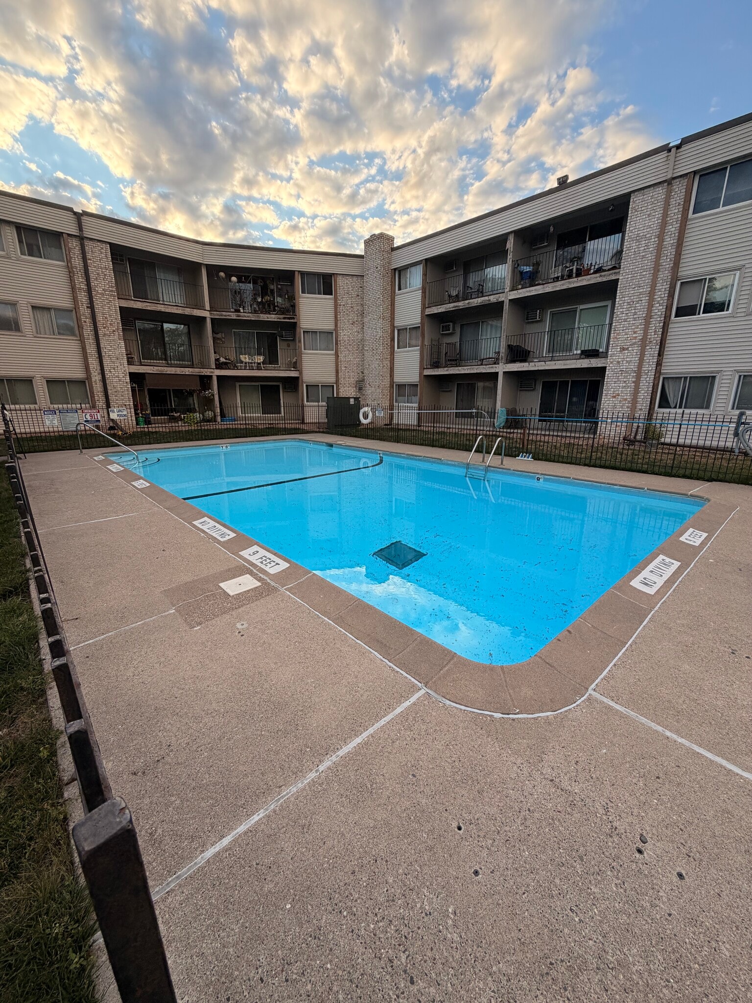 Swinging pool - 8935 Old Cedar Ave S