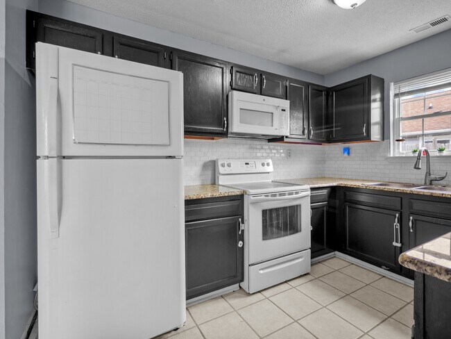 Building Photo - 1020 Furia Dr