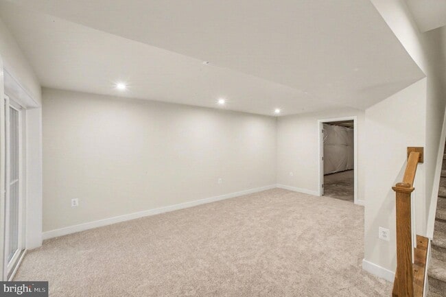 Building Photo - 8901 Blackthorne Pl