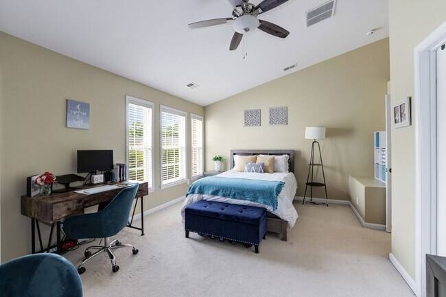 Building Photo - 43149 Crosswind Terrace