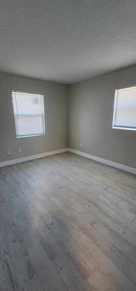 Building Photo - 369 Diamond St