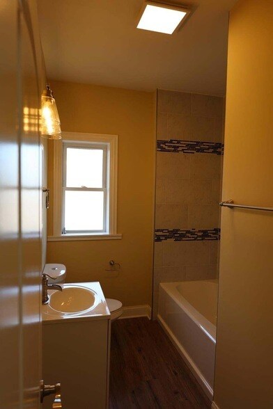 Building Photo - 4329 Baring Ave