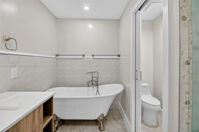 Building Photo - 6090 SW 63rd Ave