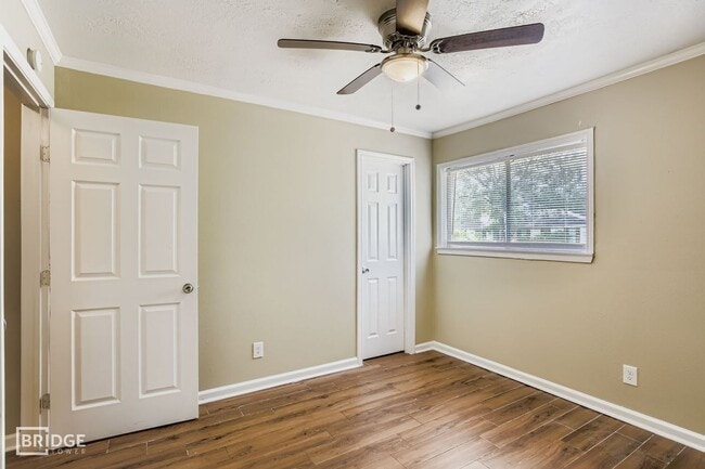 Building Photo - 15710 Sandy Hill Dr