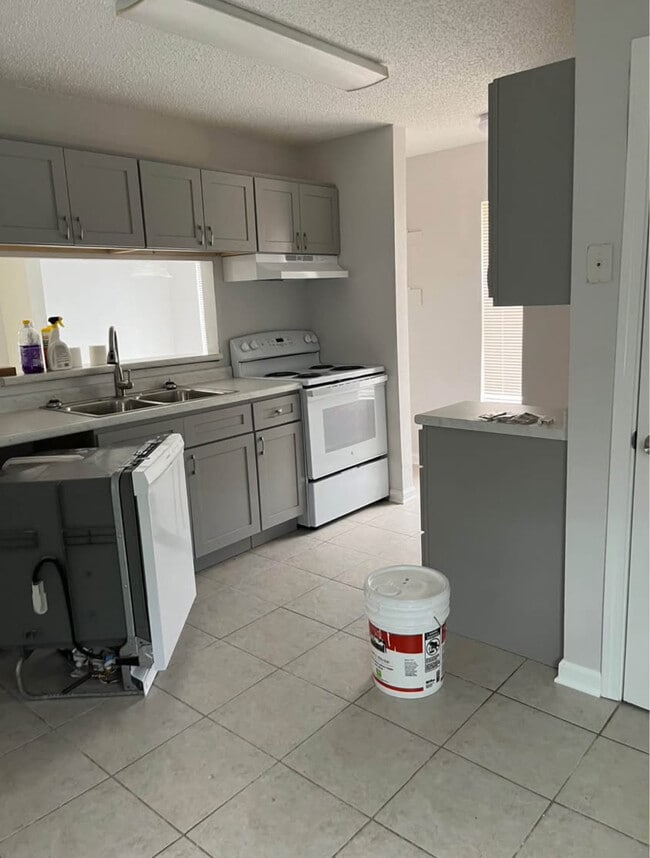 Building Photo - 512 Heritage Cove