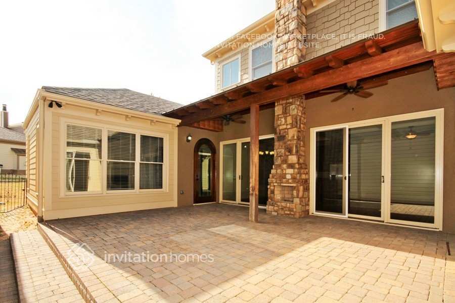 Building Photo - 417 Falling Water Ave