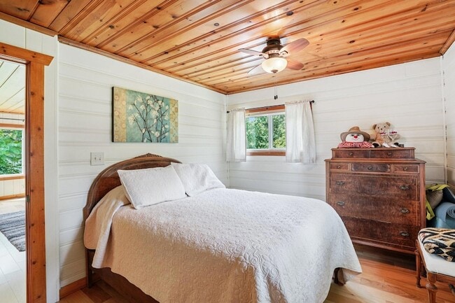 Building Photo - N3219 Cherry Rd