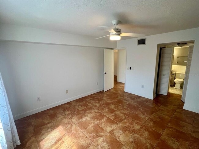 Building Photo - 5769 Gardens Dr