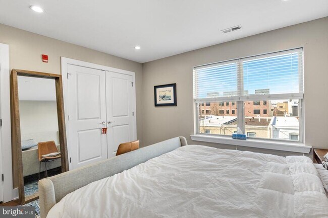 Building Photo - 834 N 19th St