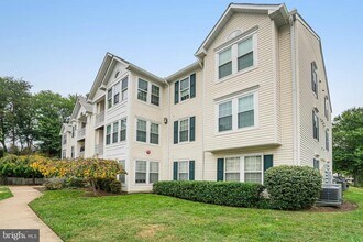 Building Photo - 7501 Calderon Ct