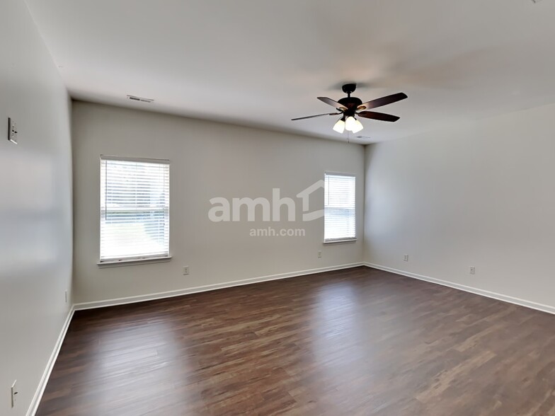 Building Photo - 7423 Mary Jo Helms Dr