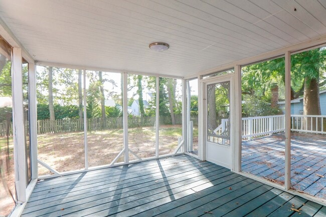 Building Photo - Elizabeth Lake Estates