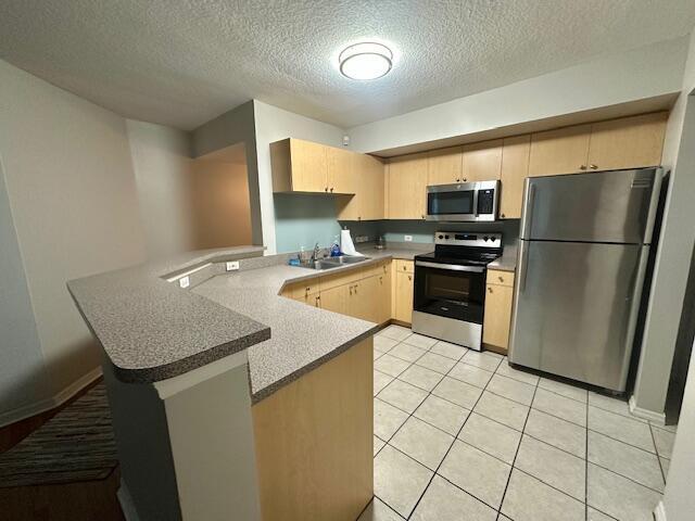 Building Photo - 402 Villa Cir