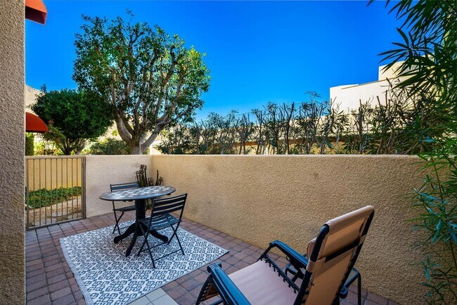 Building Photo - 255 S Avenida Caballeros