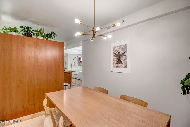 Building Photo - 7131 E Rancho Vista Dr