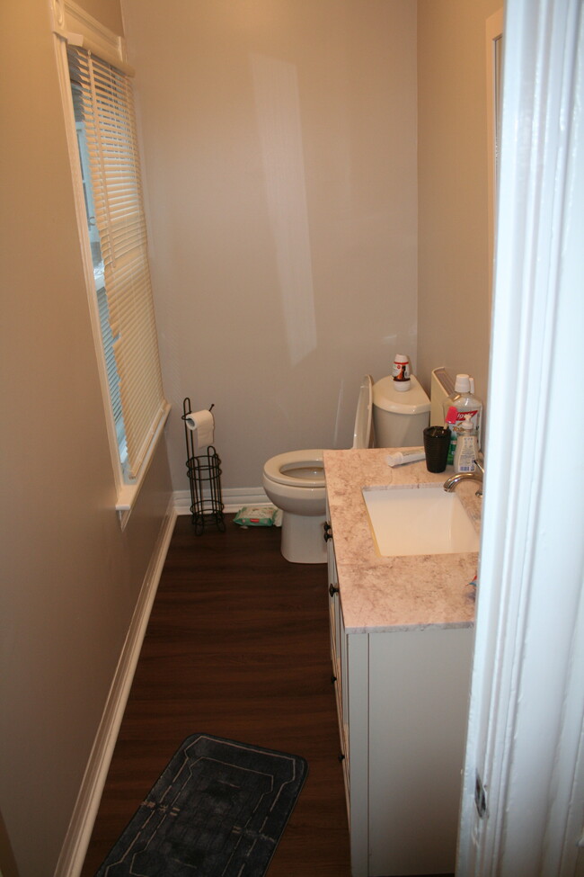 1/2 Bathroom - 198 Summit St