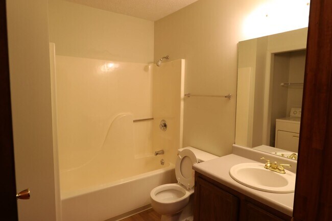 Building Photo - Two Master Suites and Two Bathroom Home