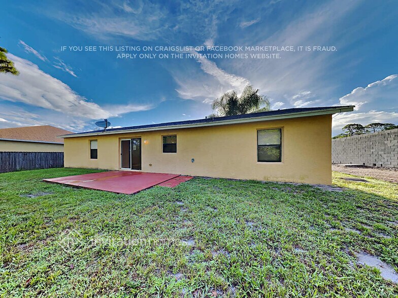 Building Photo - 3020 SW Vittorio St