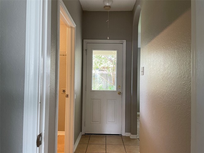 Building Photo - 5426 Rio Dr