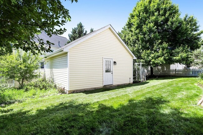Building Photo - 42985 Chesterton St