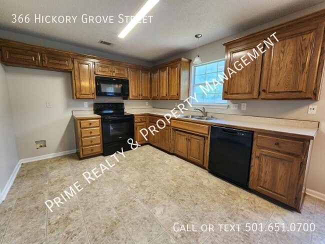 Building Photo - 366 Hickory Grove St