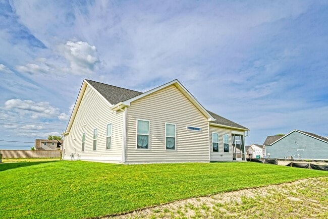 Building Photo - 24487 Robert Andrew Dr