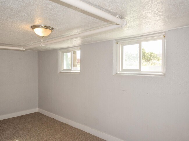 Building Photo - 56 N 400 W
