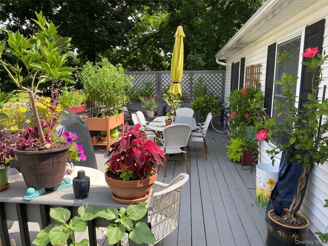 Building Photo - 112 Scott St