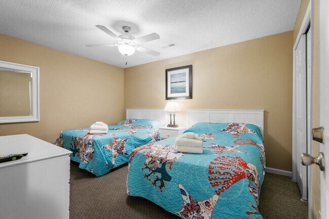 Building Photo - Seasonal Rental Available Now-3/31/26-Wifi/Cable/Electric Included