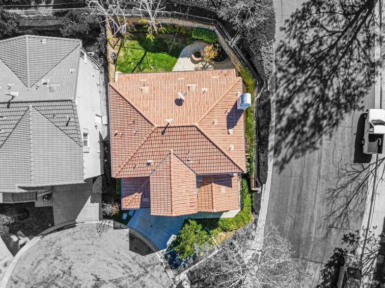 Building Photo - 25352 Avanti Ct