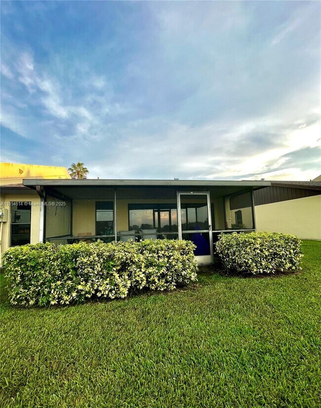 Building Photo - 587 Banks Rd