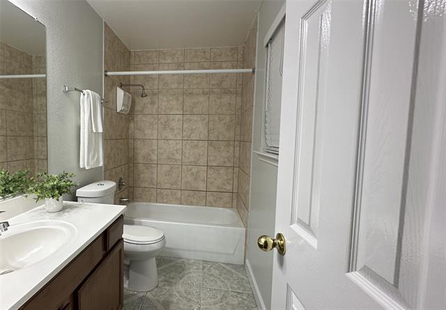 Building Photo - 13731 Biggs St