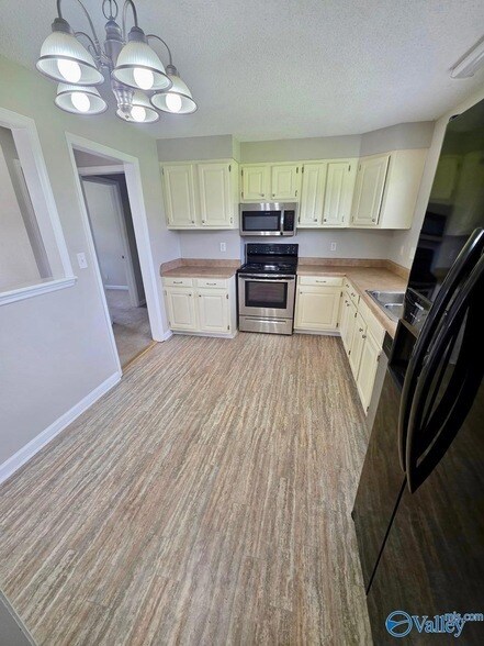 Building Photo - 17439 Morgan Dr