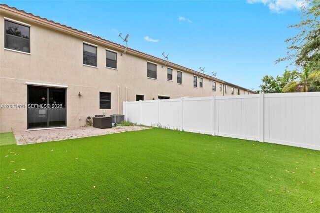 Building Photo - 8925 W 33rd Ave