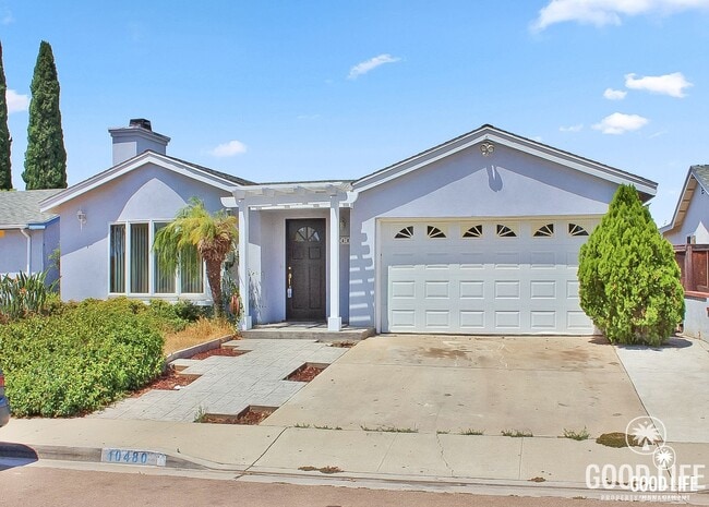 Primary Photo - Nice 4B/2BA w/ Attached Garage & Fenced Yard