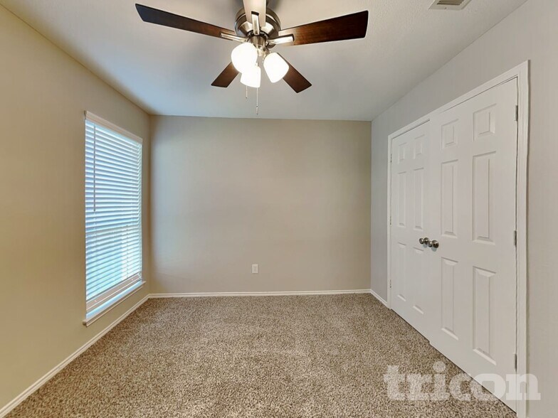 Building Photo - 919 Bermuda St