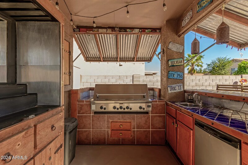 Building Photo - 15755 W Redfield Rd