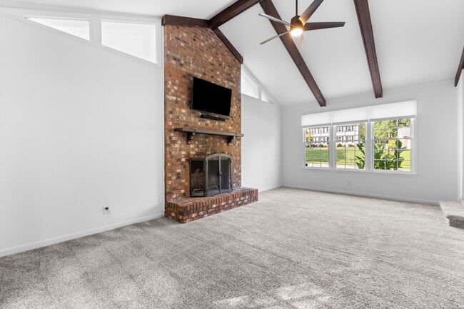 Building Photo - 1009 Plateau Ln