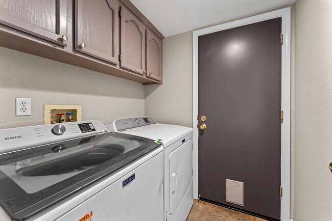 Building Photo - 2126 Sunhaven Ct