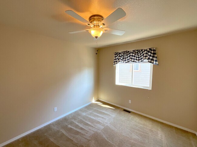 Building Photo - 4 Bedroom Home Available Near Voyager Pkwy...