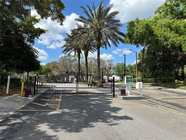 Building Photo - 2533 Grassy Point Dr